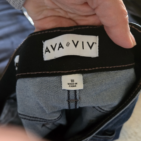 Ava and Viv mid-rise skinny jeans, size 18 - Picture 3 of 4